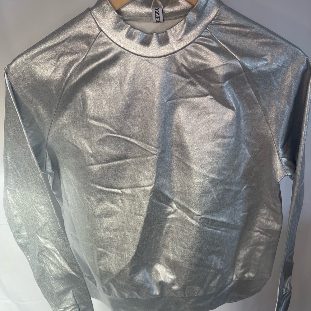 Uoozee Metallic Silver Sweatshirt, NWT, Size M
